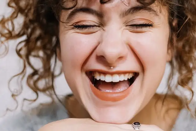 Wie oft ist eine professionelle Zahnreinigung sinnvoll?